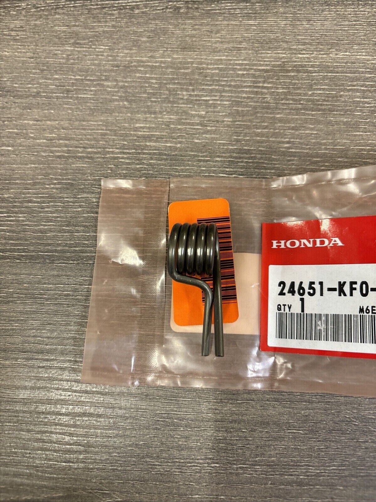 NOS Honda NX250 NX650 SLR650 XL250 GEAR SHIFT RETURN SPRING 24651-KF0-013 H118