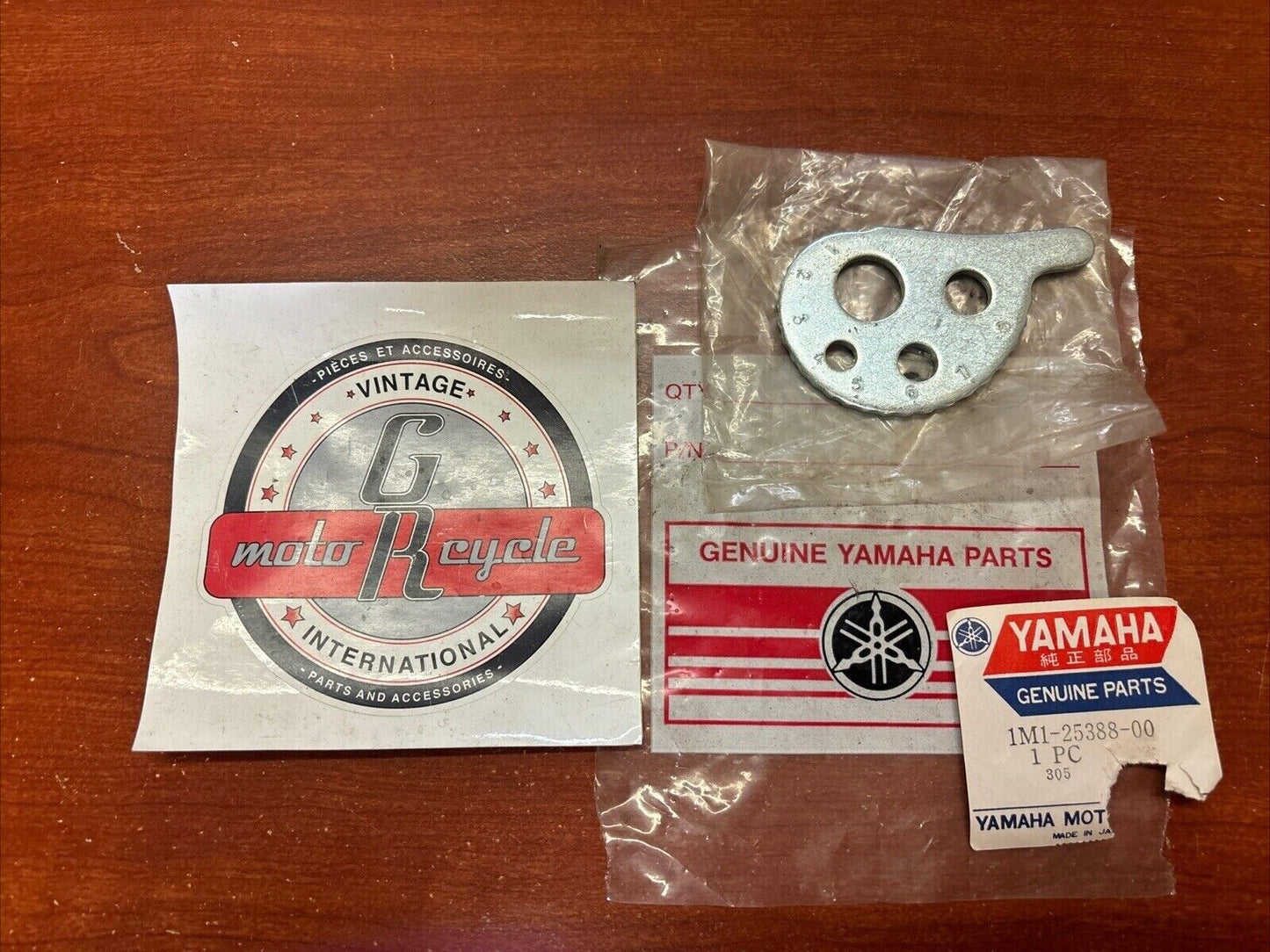 NOS Yamaha DT250 DT400 CHAIN PULLER 1M1-25388-00-00 SUB 1M1-25388-01-00 Y182