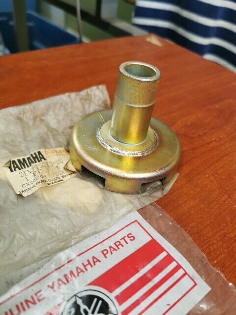 NOS Yamaha YFB250 YFM200 YFM250 YTM200 STARTER PULLEY 21V-15723-00-00 Y179