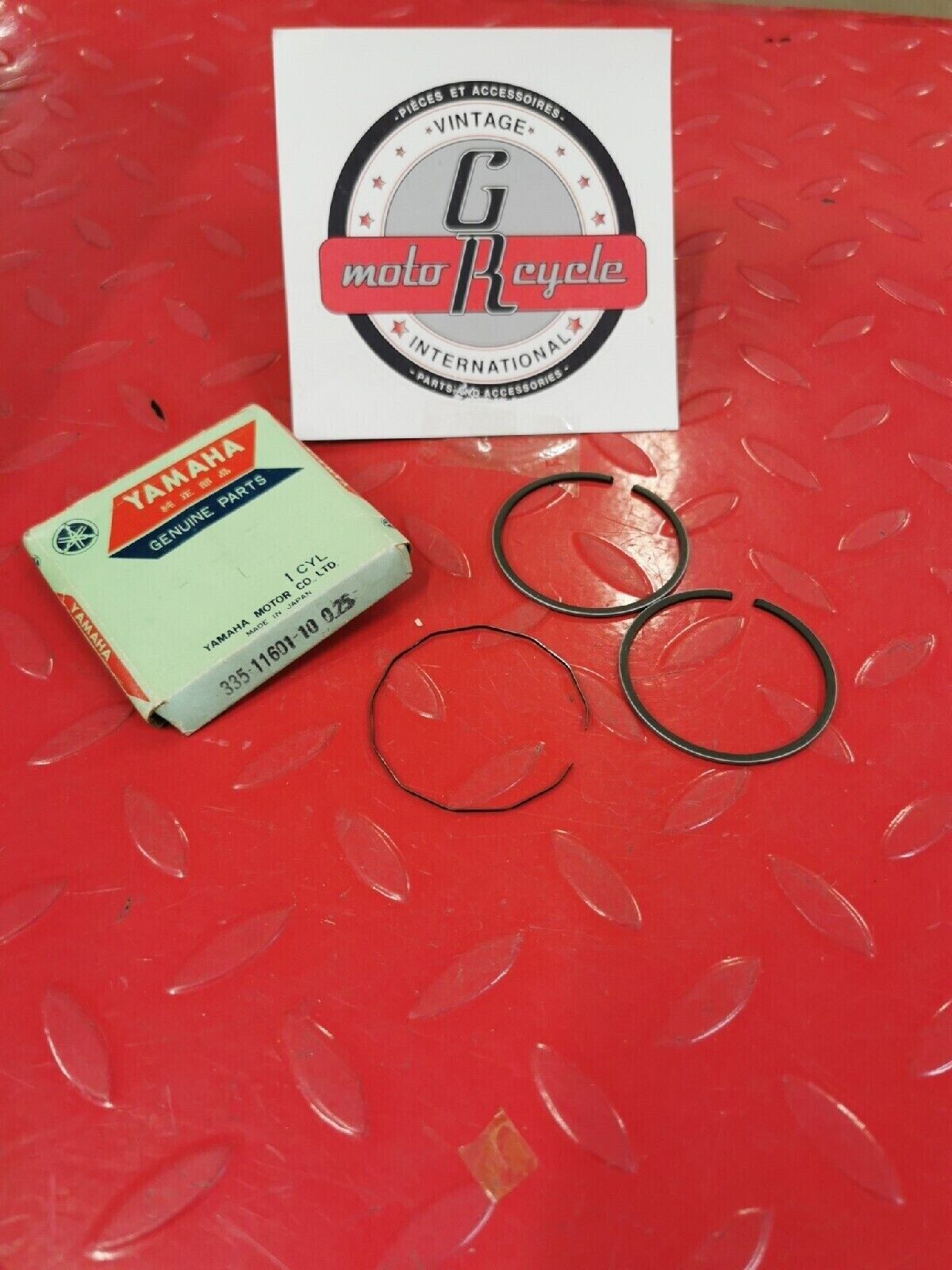 NOS YAMAHA L5T YL2 RS100 1967 - 1976  PISTON RING SET  1ST   335-11601-10-00 Y51