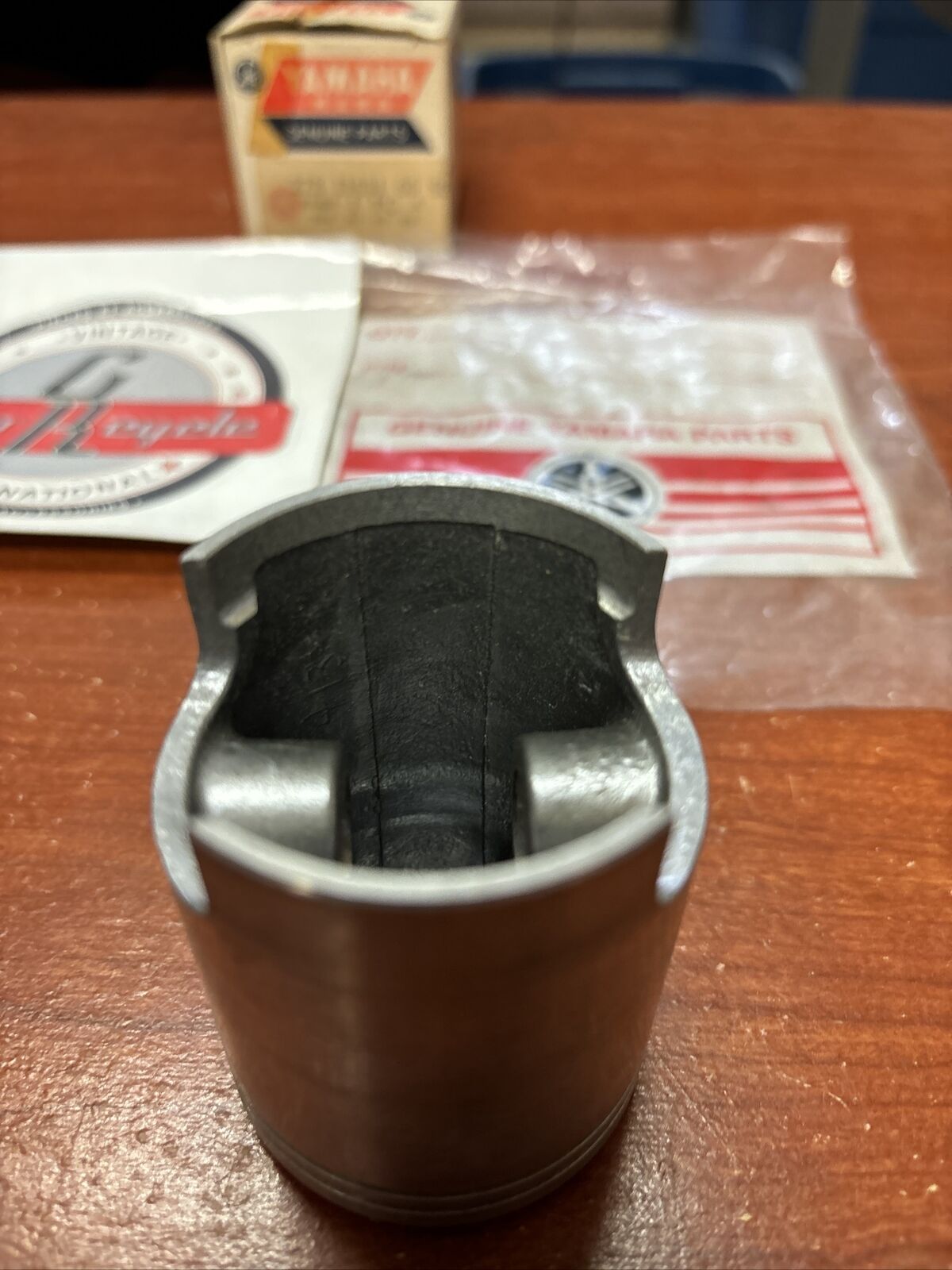 NOS Yamaha PISTON 50.25MM 273-11631-60-98 SUB 273-11631-60-97 Y176