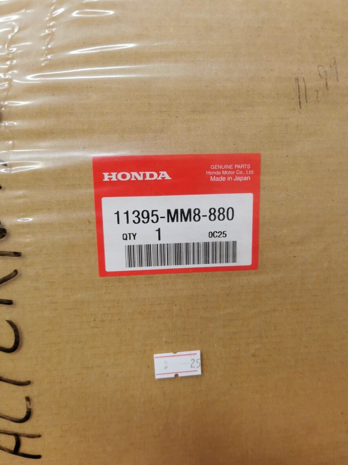 NOS Honda VT1100C/C2 LEFT CRANKCASE COVER GASKET 11395-MM8-880 H67