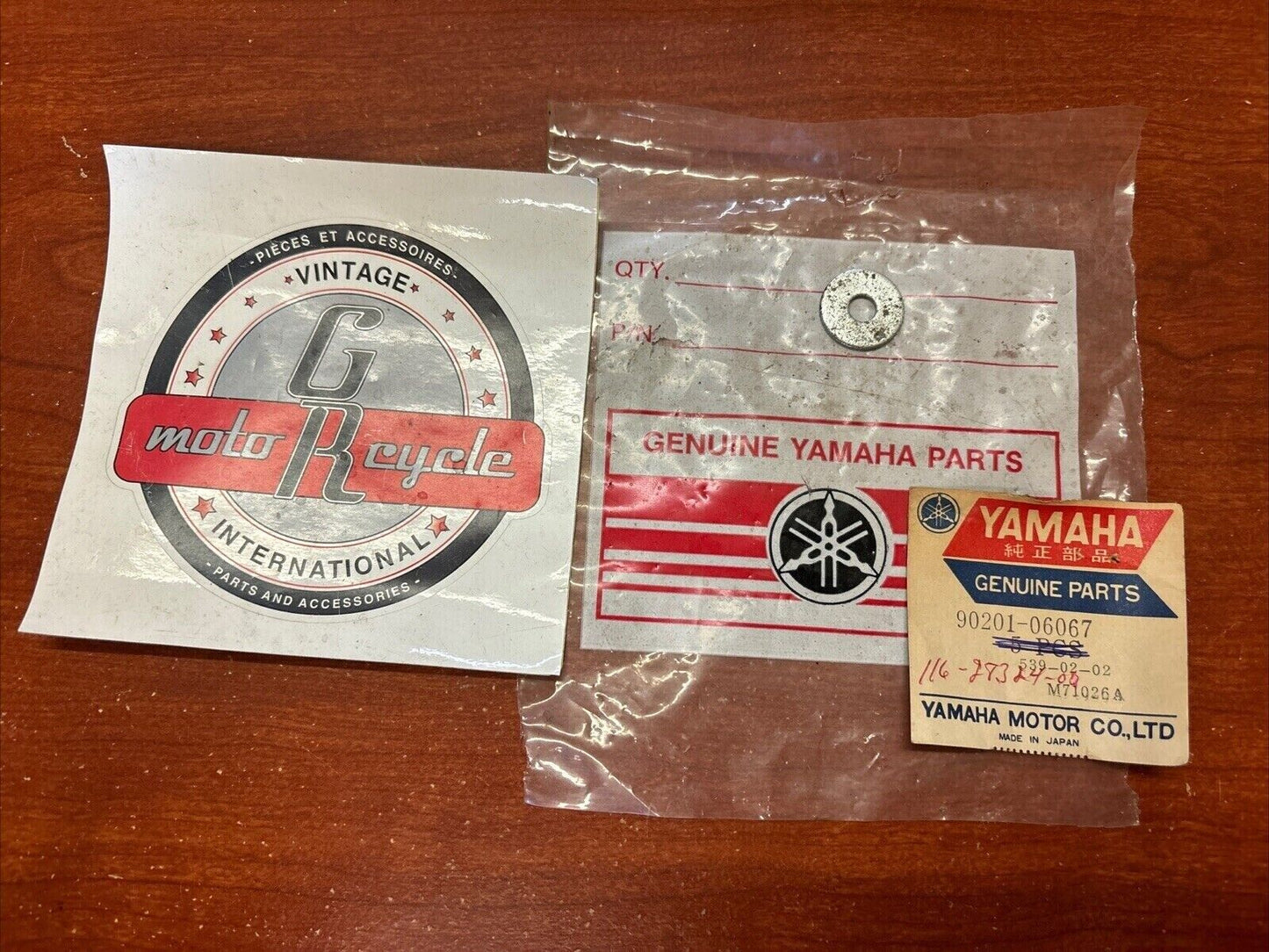 NOS Yamaha PLATE WASHER 90201-06067-00 SUB 90201-06765-00 90201-06380-00 Y182