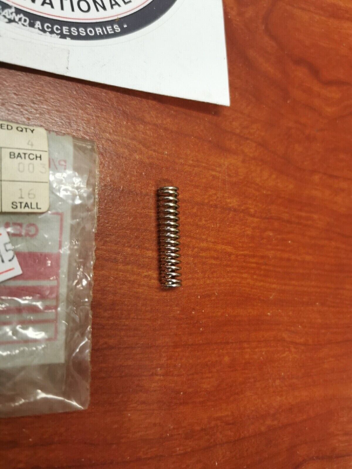 NOS Yamaha IT175 IT250 IT465 SCREW SPRING 4V5-84132-00-00 Y68