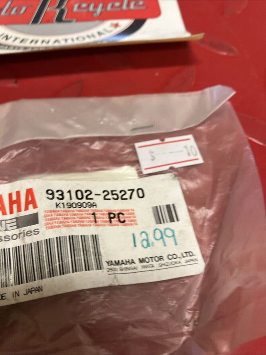 NOS YAMAHA OIL SEAL 93102-25270-00 Y61