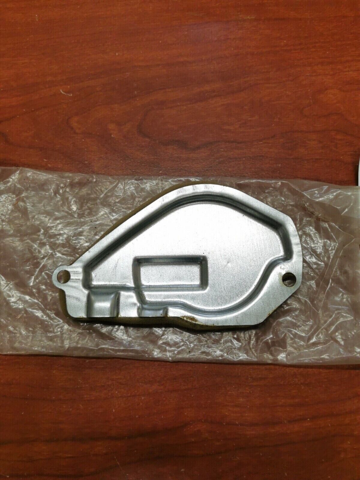 NEW NOS SUZUKI TC100 TC125 TS185 TS100 OIL PUMP INSPECTION CAP 11380-27300 S30