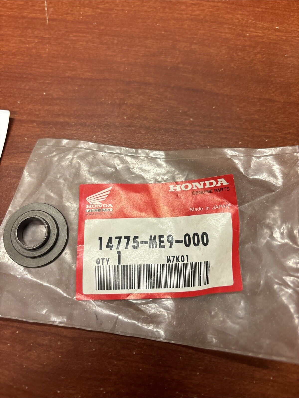 NOS Honda NT650 NTV650 NV400C VT1100C VALVE SPRING SEAT 14775-ME9-000 H171