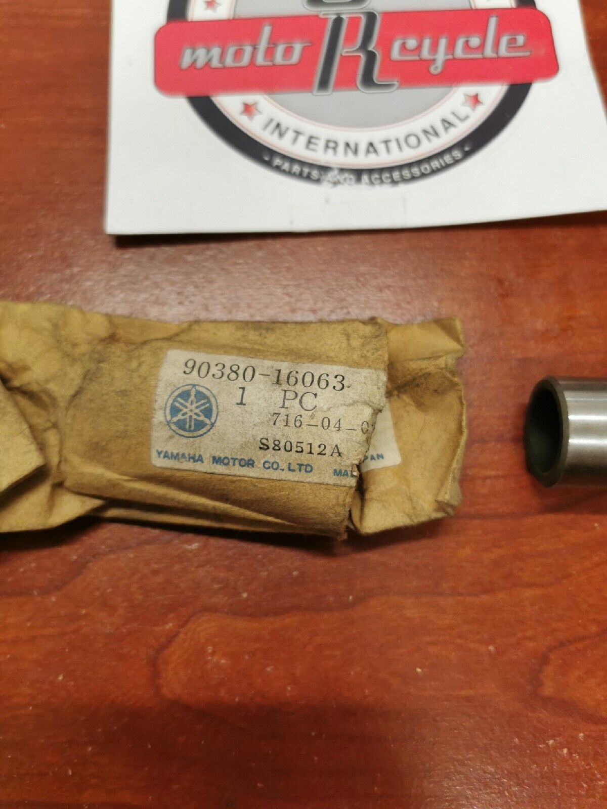 NOS Yamaha IT175F YZ125 SOLID BUSH 90380-16063-00 Y69