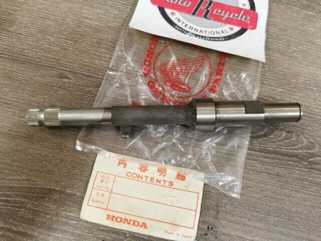 NOS HONDA C92 C95 CA95 SPINDLE STARTER 28251-200-000 H81