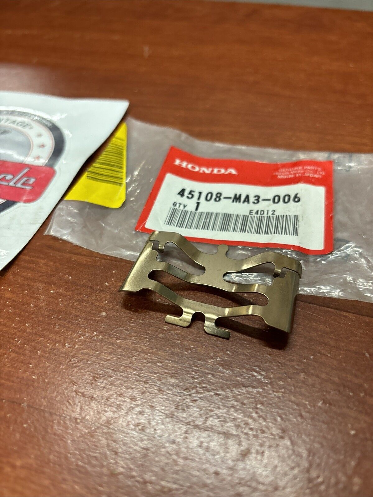 NOS Honda CB1100 CB125T CB400 CB750 CB900 CBR1000F PAD SPRING 45108-MA3-006 H172