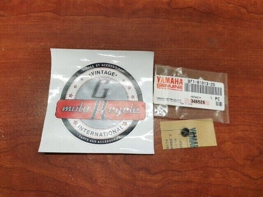 NOS Yamaha FJ1100 FJ1200 XS1100 XS850 XS750 BRUSH SPRING 371-81813-20-00 Y105