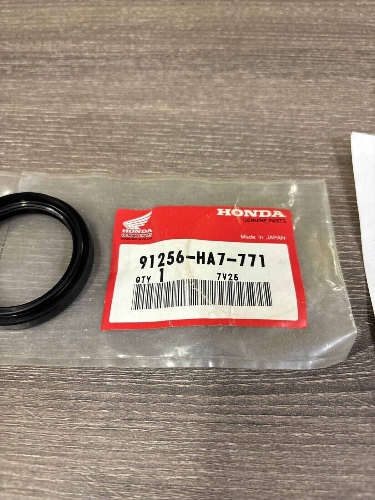 NOS Honda TRX350 TRX350D DUST SEAL 42X54X7 91256-HA7-771 H124