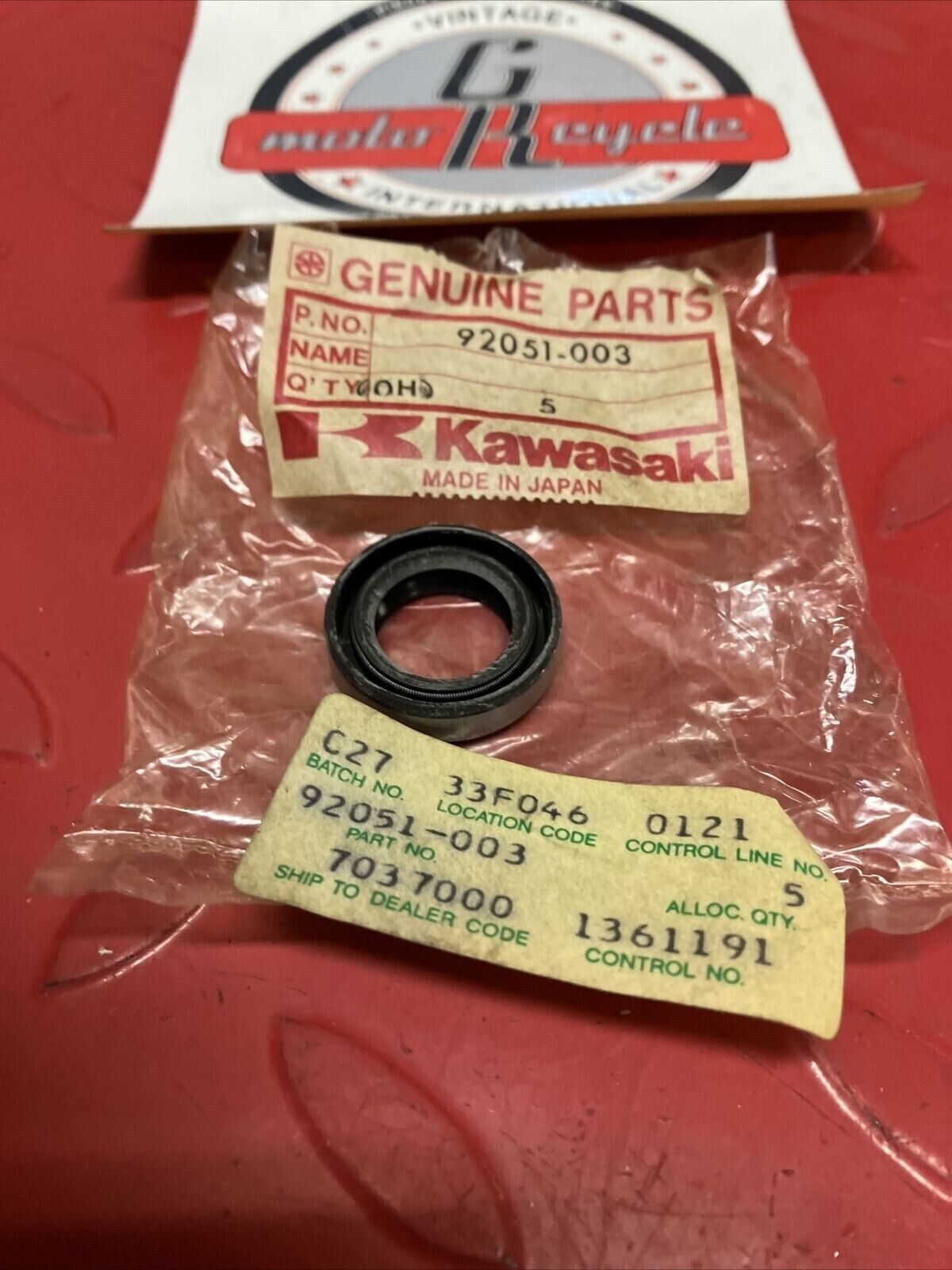 NOS KAWASAKI OIL SEAL 92051-003 K18