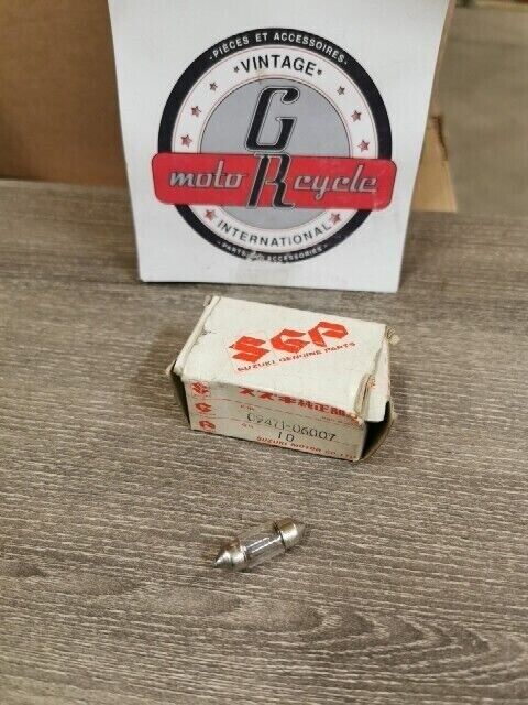 NOS SUZUKI B100 GP100 GP100U PE250 1977 - 1979 TC90 TS90 BULB 09471-06007 S41