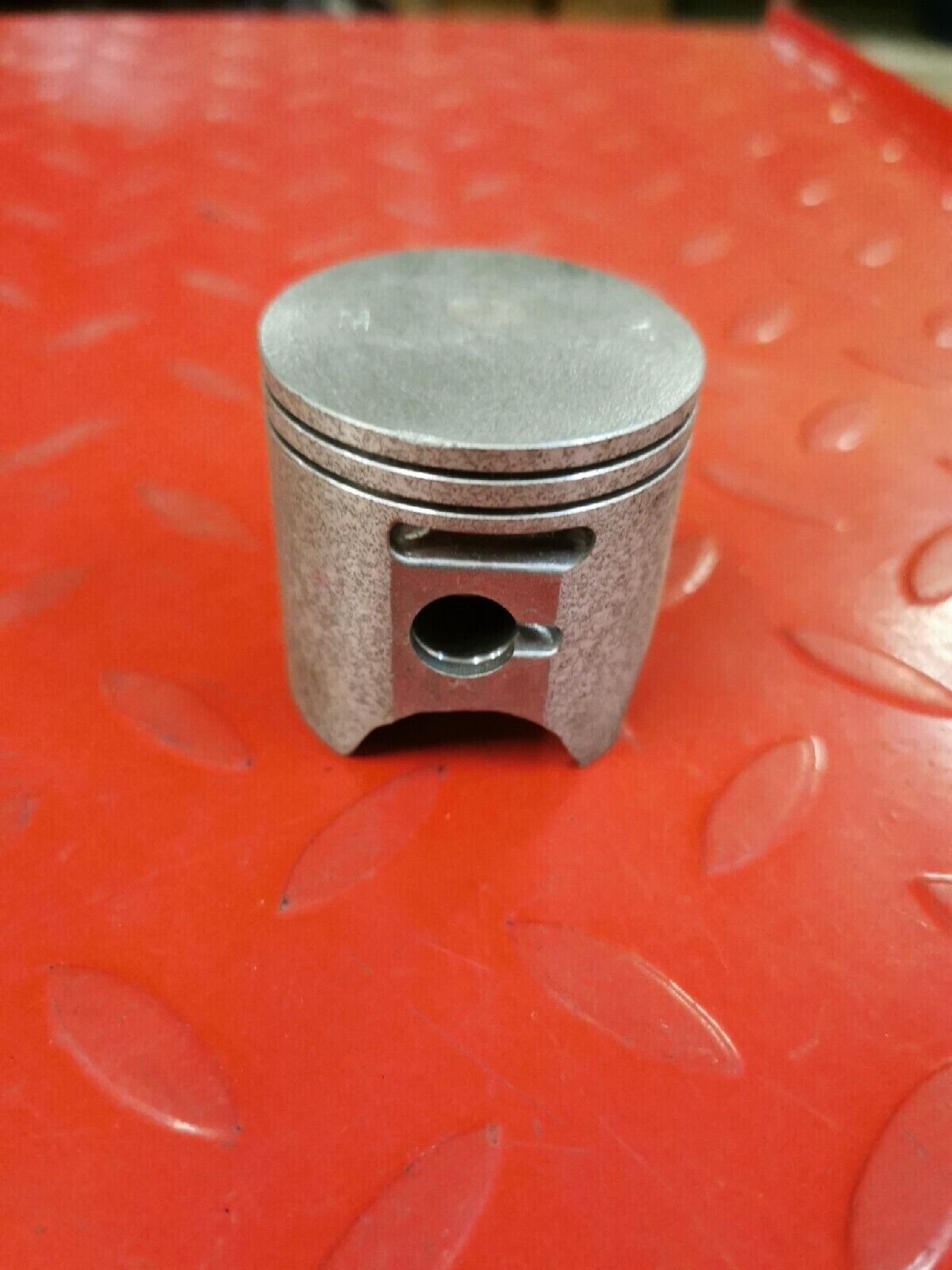 NOS HONDA CR80R 1983 PISTON OVER SIZE 0.25 13102-GC4-700  H38