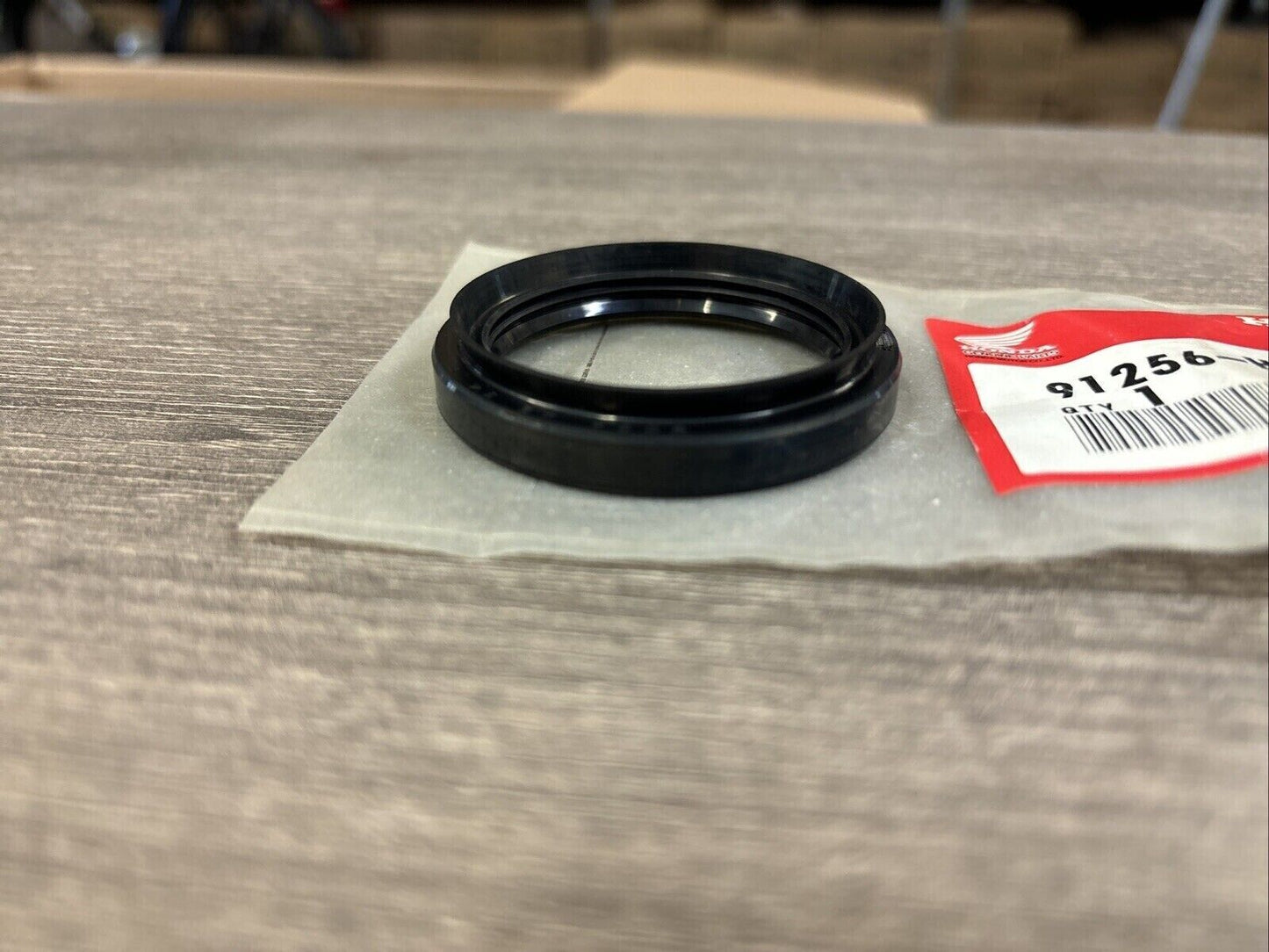NOS Honda TRX350 TRX350D DUST SEAL 42X54X7 91256-HA7-771 H124