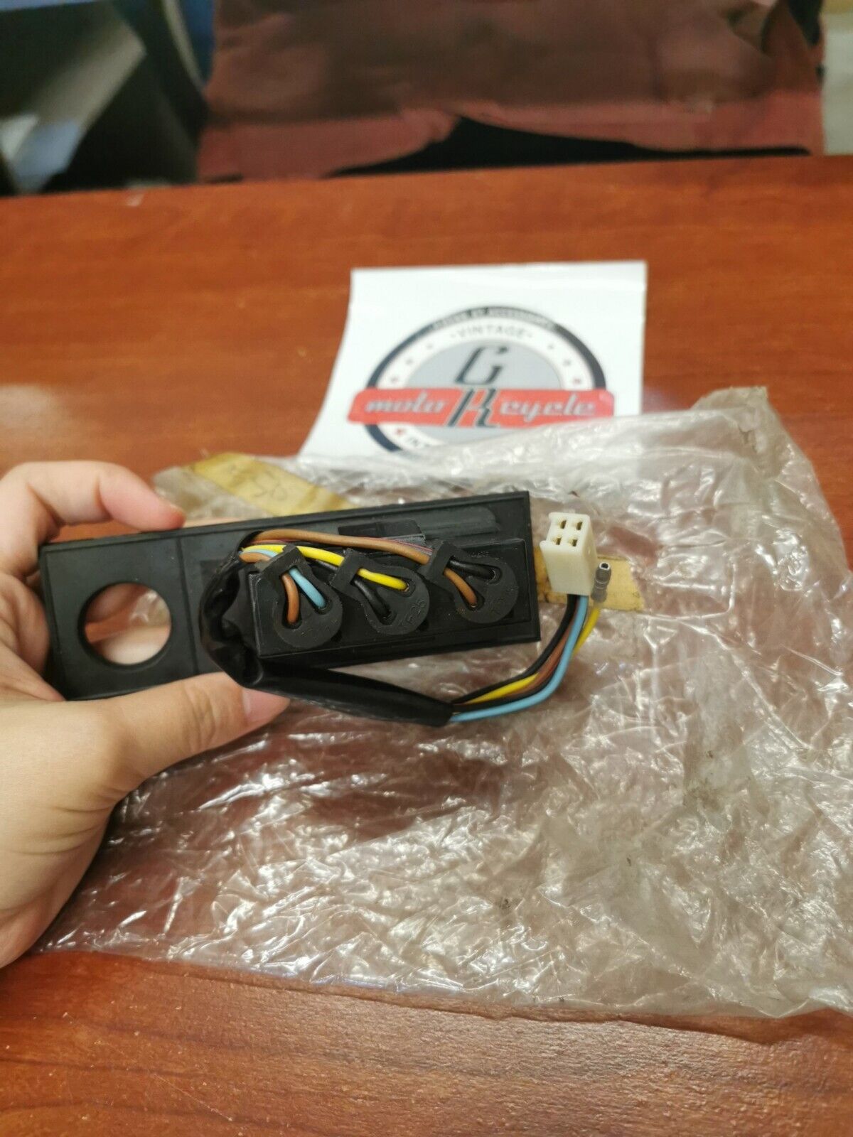 NOS Yamaha pilot box CASE, DAMPER, SOCKET CORD AND BULB 11H-8356A-00-00 Y87