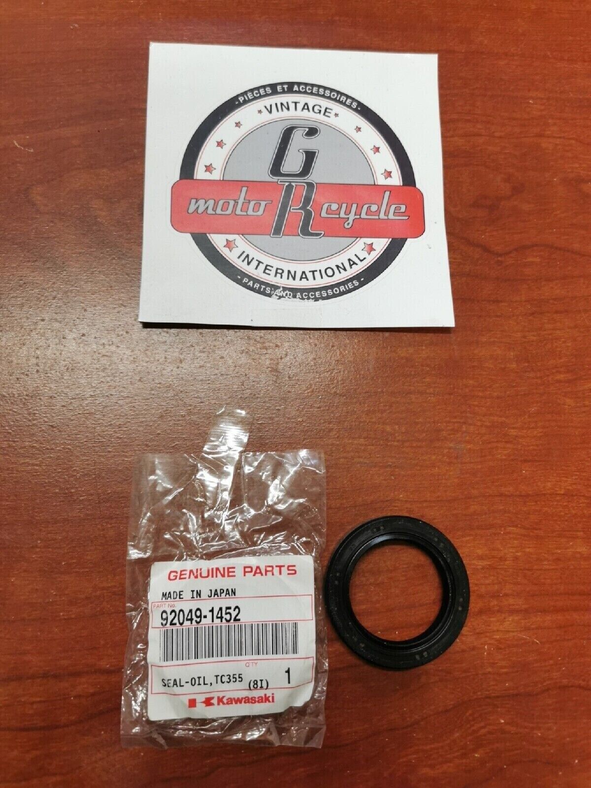 NOS Kawasaki KRF750 ZX1000 ZR1000 ZX1002 OIL SEAL 92049-1452 K26
