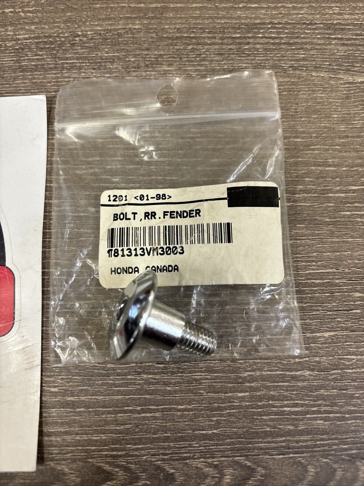 NOS Honda ATC200M TRX125 REAR FENDER BOLT 81313-VM3-003 H131