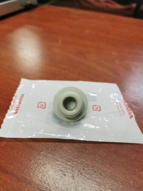 NOS Honda GX160 K1 U1 GX240K1 CAP OIL 25611-733-000 H78