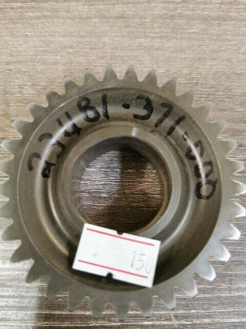 NOS HONDA GL1000 Goldwing 1976 - 1979  MAIN SHAFT GEAR 23481-371-000 H76