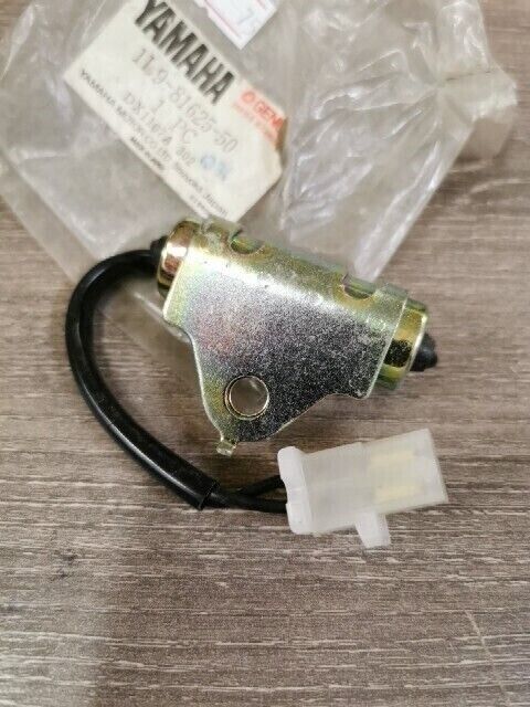 NOS YAMAHA XS250 XS360 XS400  1976 - 1979 CONDENSER 1L9-81625-50-00  Y104