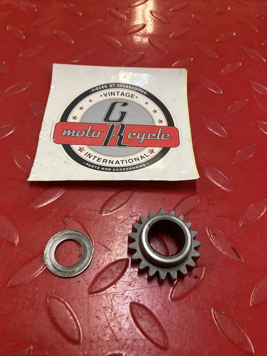 Suzuki RM125 1980 crankshaft primary drive gear