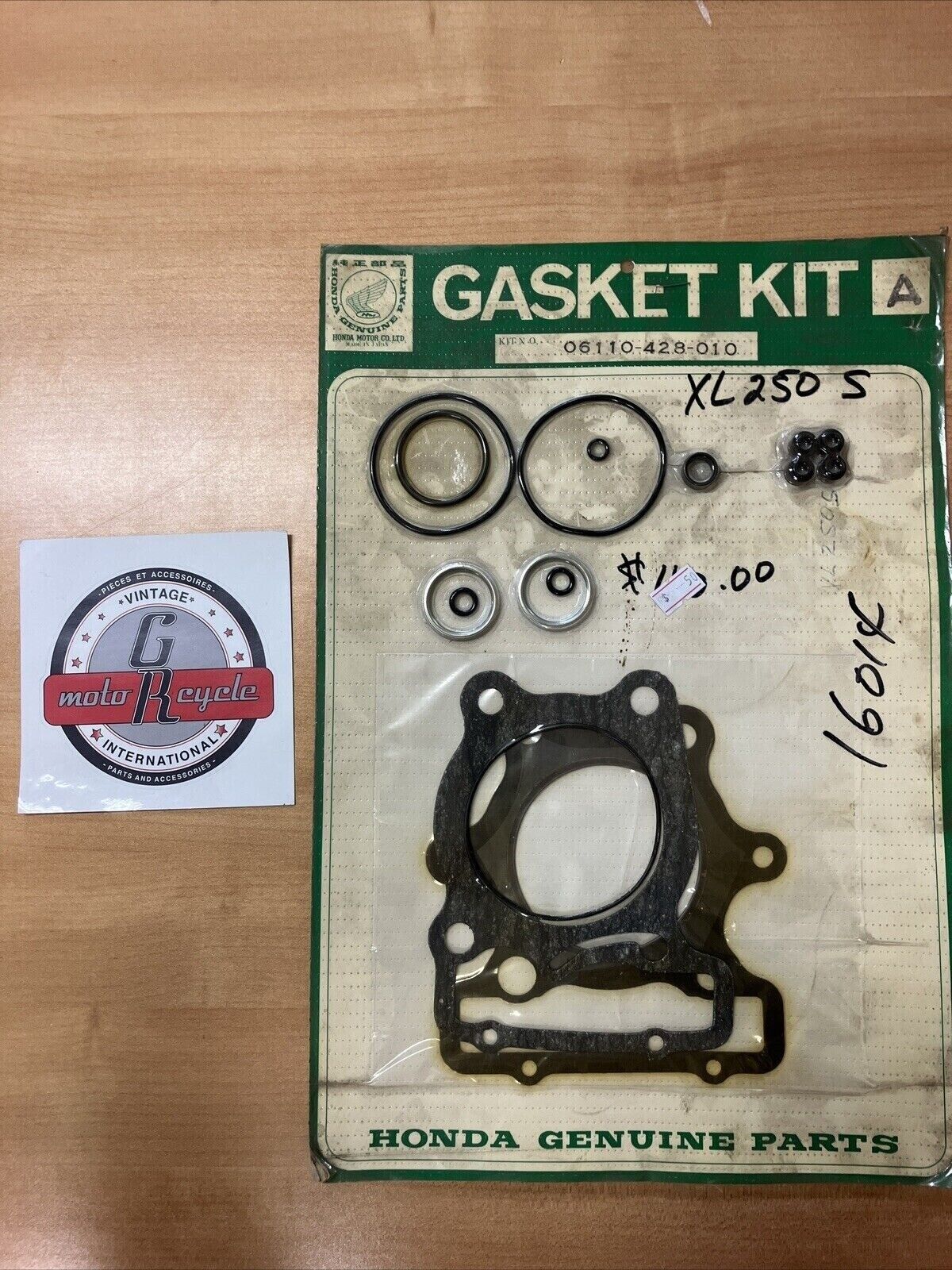 NOS HONDA XL250  GASKET KIT A 06110-428-010     H17