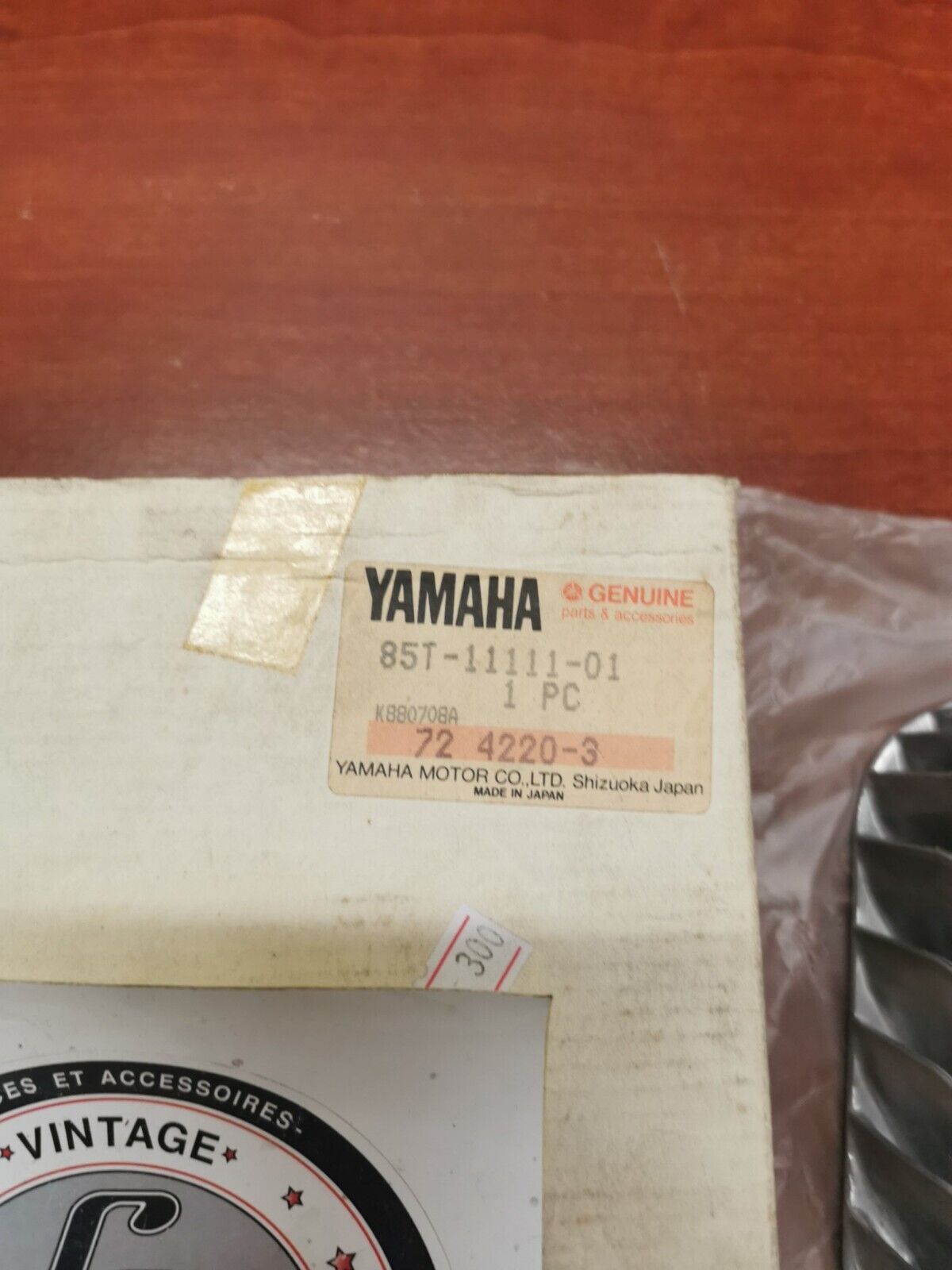 NOS Yamaha 1989 1990 ET400 CYLINDER HEAD 1 85T-11111-01-00 Y87
