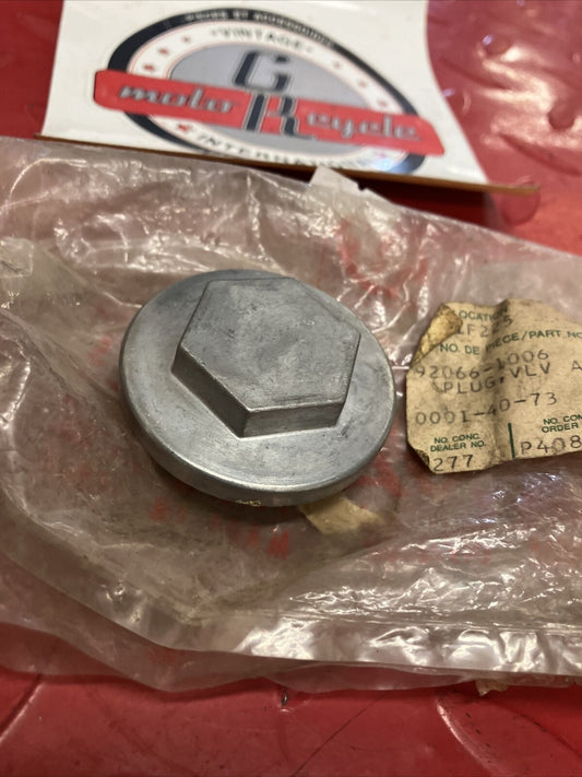NEW NOS KAWASAKI VALVE ADJUSTING PLUG COVER 92066-1006 K17