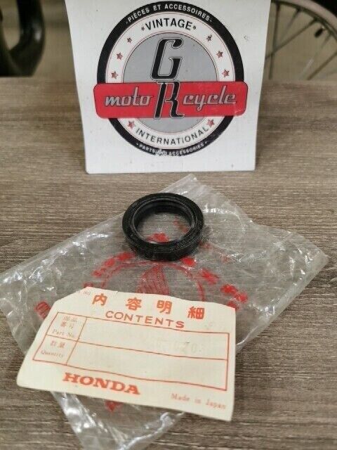 NOS HONDA CB450 1965 CB72 CB77 OIL SEAL 334610  90755-268-000 H74