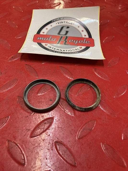 Yamaha RD400 1977 front fork cover upper guide