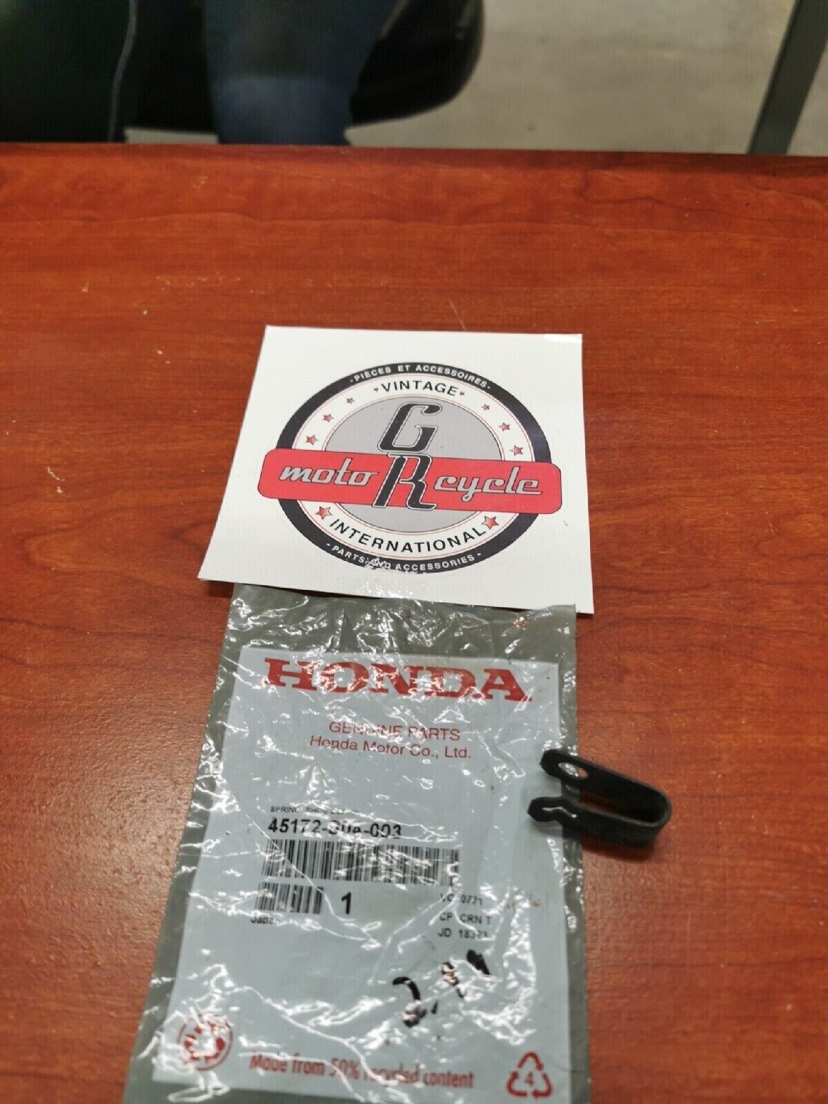 NOS Honda TRX350 TRX400 TRX300 SHOE CLAMP SPRING 45172-S04-003 H34
