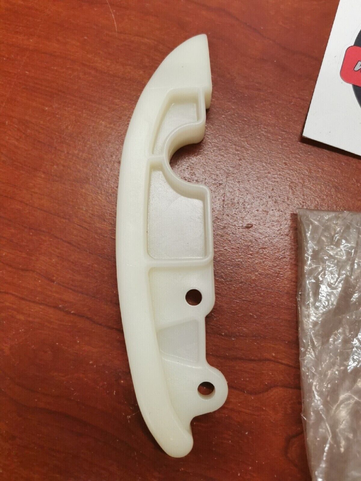 NOS Yamaha SNOWMOBILE SLIDING RUNNER 8G8-47422-00-00 Y68