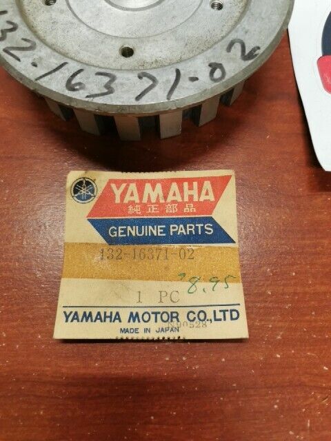 NOS Yamaha CLUTCH BOSS 132-16371-02-00 SUB 132-16371-01-00 132-16371-03-00 Y128