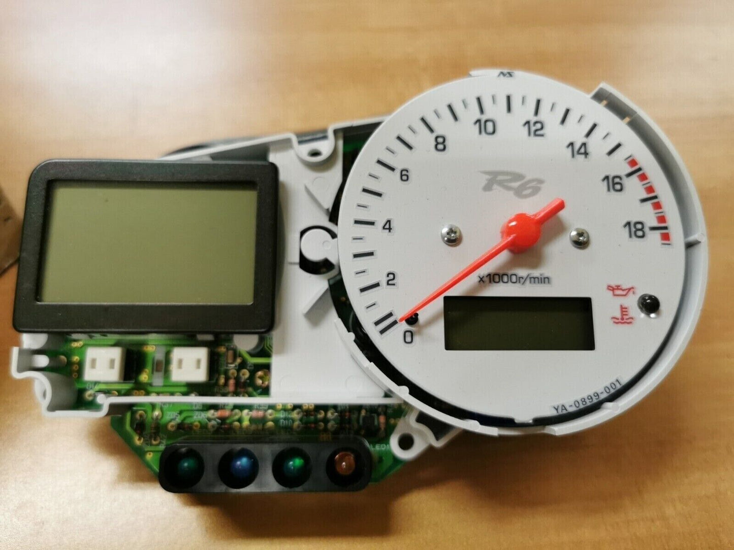 NOS YAMAHA YZFR6  2001 2002  SPEEDOMETER ASSY  5MT-83570-20-00  Y44