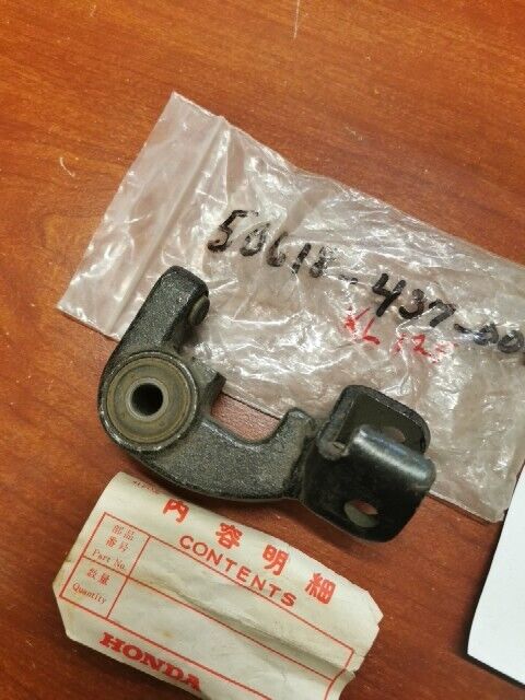NOS Honda XL125S XL185S XR185 RIGHT STEP BAR 50618-437-000 H84