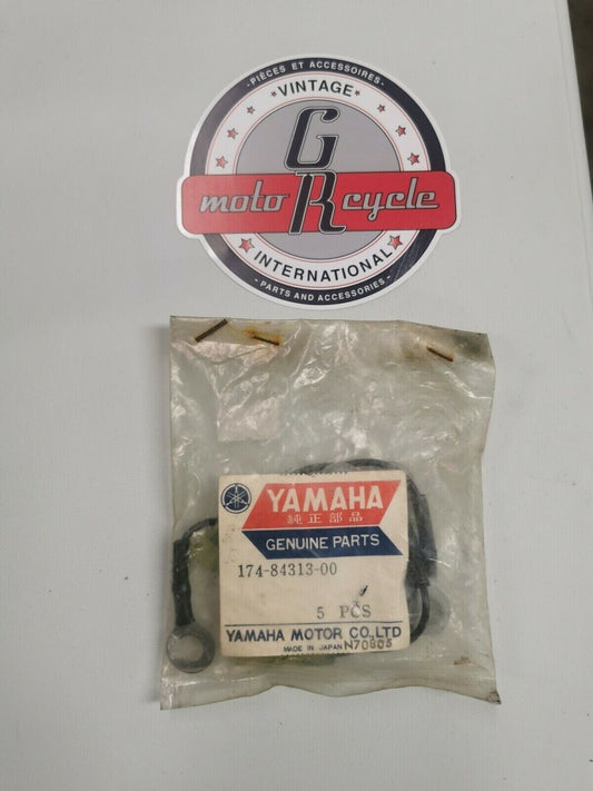 NOS YAMAHA  174-84313-00-00 wire connector y1