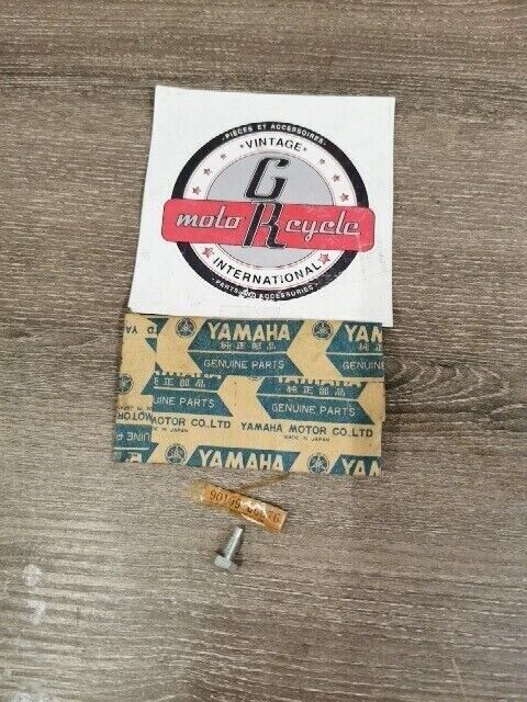 NOS YAMAHA XS2 XS1B TX650 XS1 TX650A XS650G BOLT 90109-06076-00 Y151