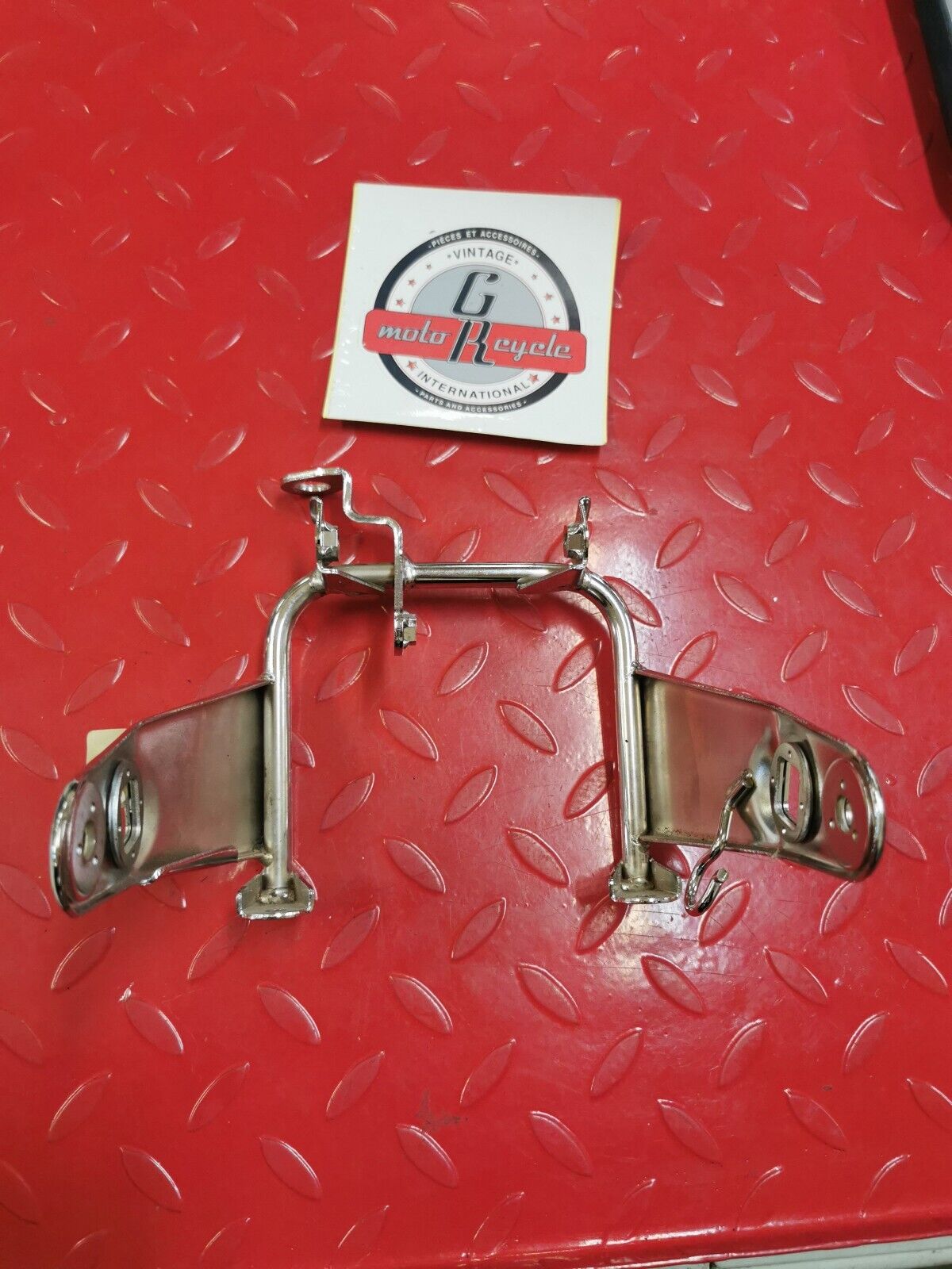 NOS YAMAHA XV500 1983 STAY HEADLIGHT 22U-23174-01 Y28