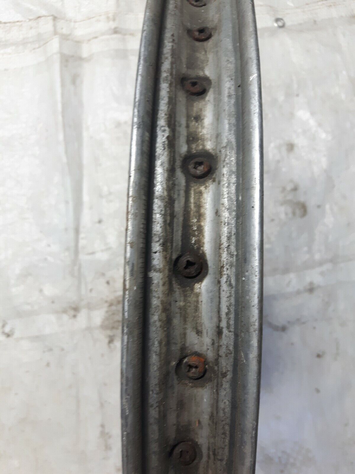 Honda XR200R 1983 front wheel rim hub 44601-KB9-010 .