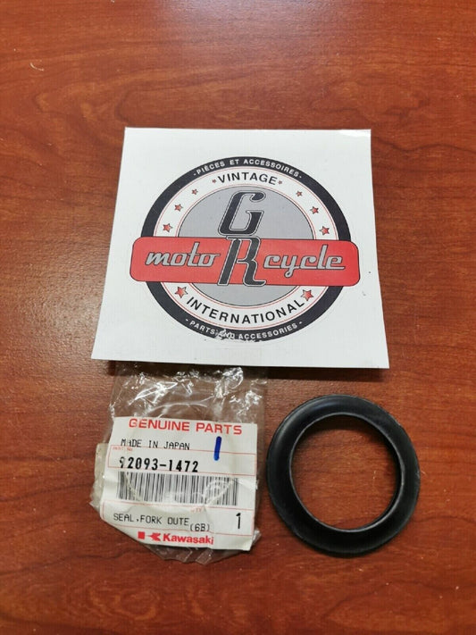 NOS Kawasaki ZG1000 ZR900 EX650 EN500 FORK OUTER TUBE SEAL 92093-1472 K26