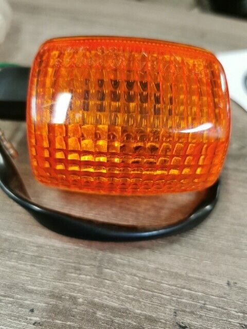NOS HONDA VF700F VF750F 1983 1984 TURN SIGNAL WINKER L FR 33450-MB2-671 H83