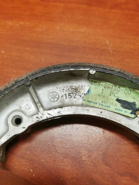 NOS Yamaha RD250 BRAKE SHOE 168-25130-00-00 SUB 152-25130-00-00 152-25131-0 Y140