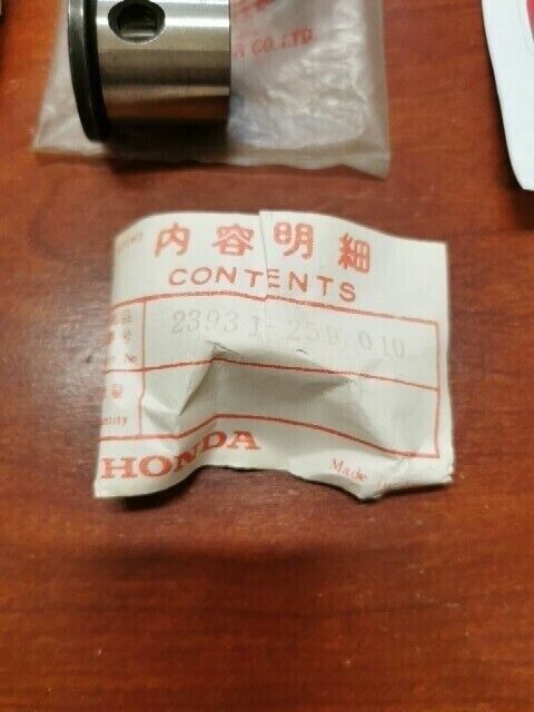 NOS Honda C72 C77 C78 CA72 CA77 CB72 CB77 CL72 CL77 BUSH 14MM 23931-259-010 H86