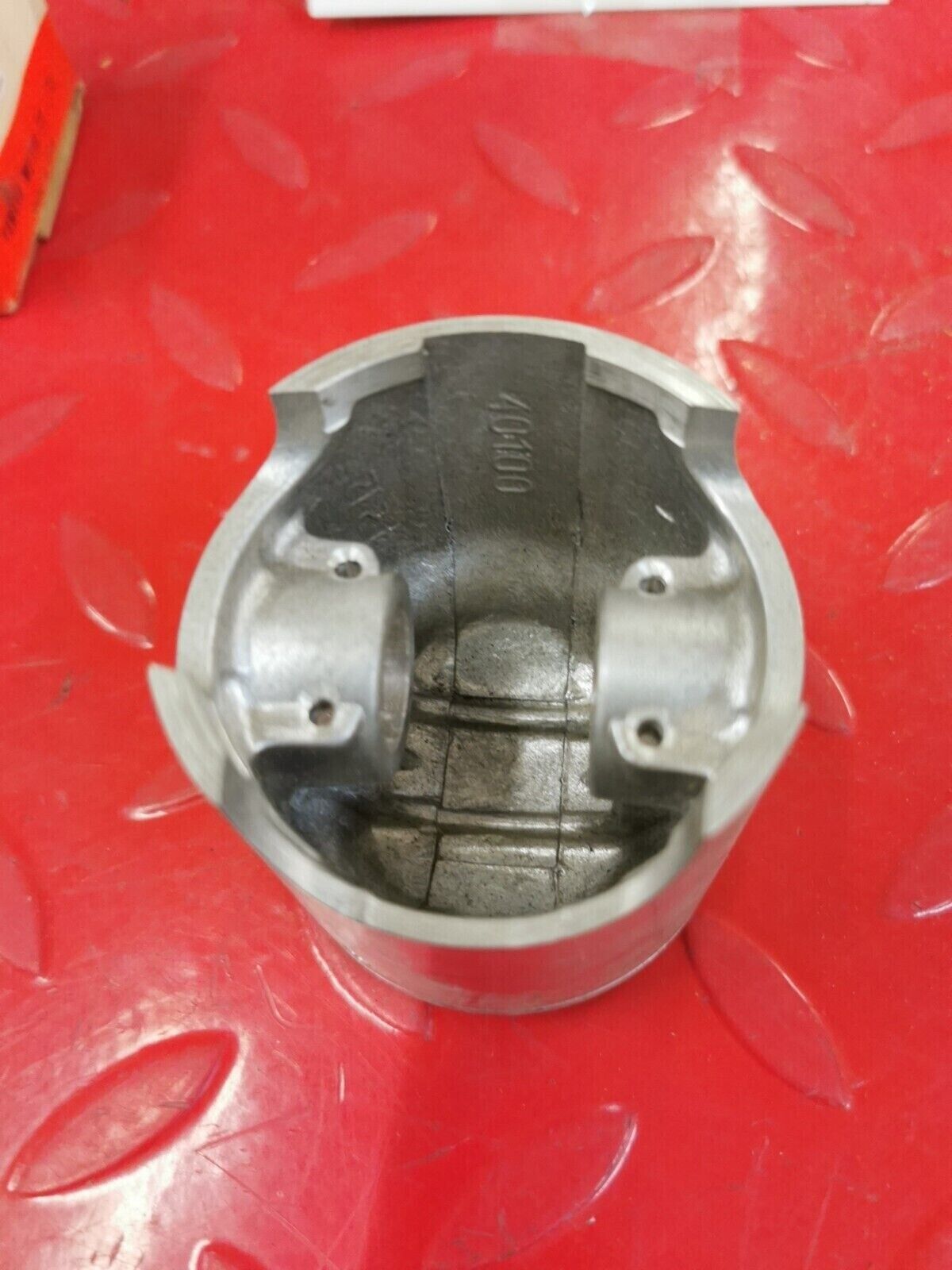 NOS YAMAHA    MX125 1974  1975   PISTON 4 O/S 1.00     401-11638-00-00 Y50