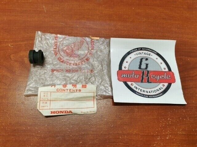 NOS Honda FRONT TURN SIGNAL MOUNTING RUBBER 33408-435-000 SUB 33408-KB7-000 H98