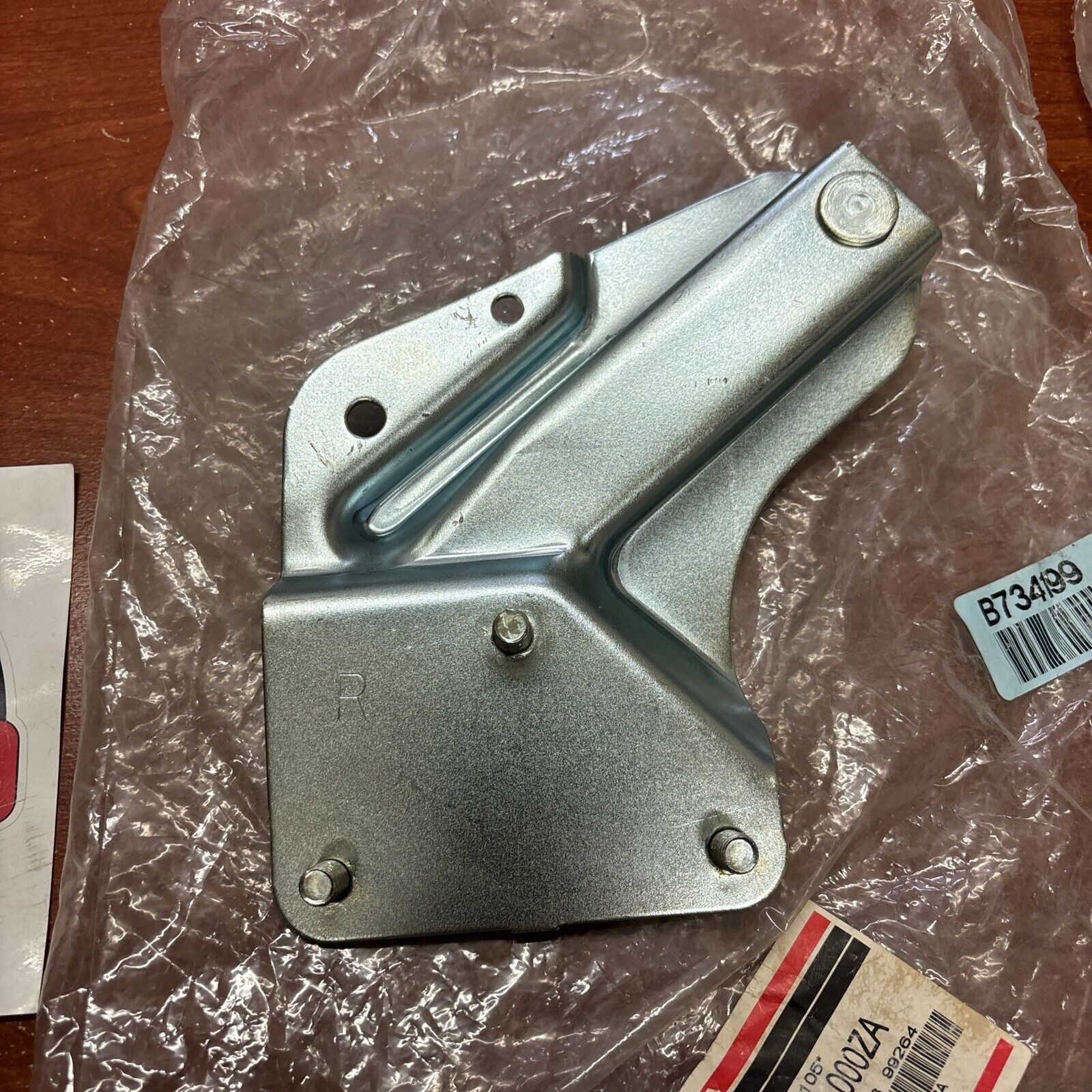 NOS Honda RIGHT HANDLE STAY 53130-VG4-000ZA SUB 53130-VG4-000 H149