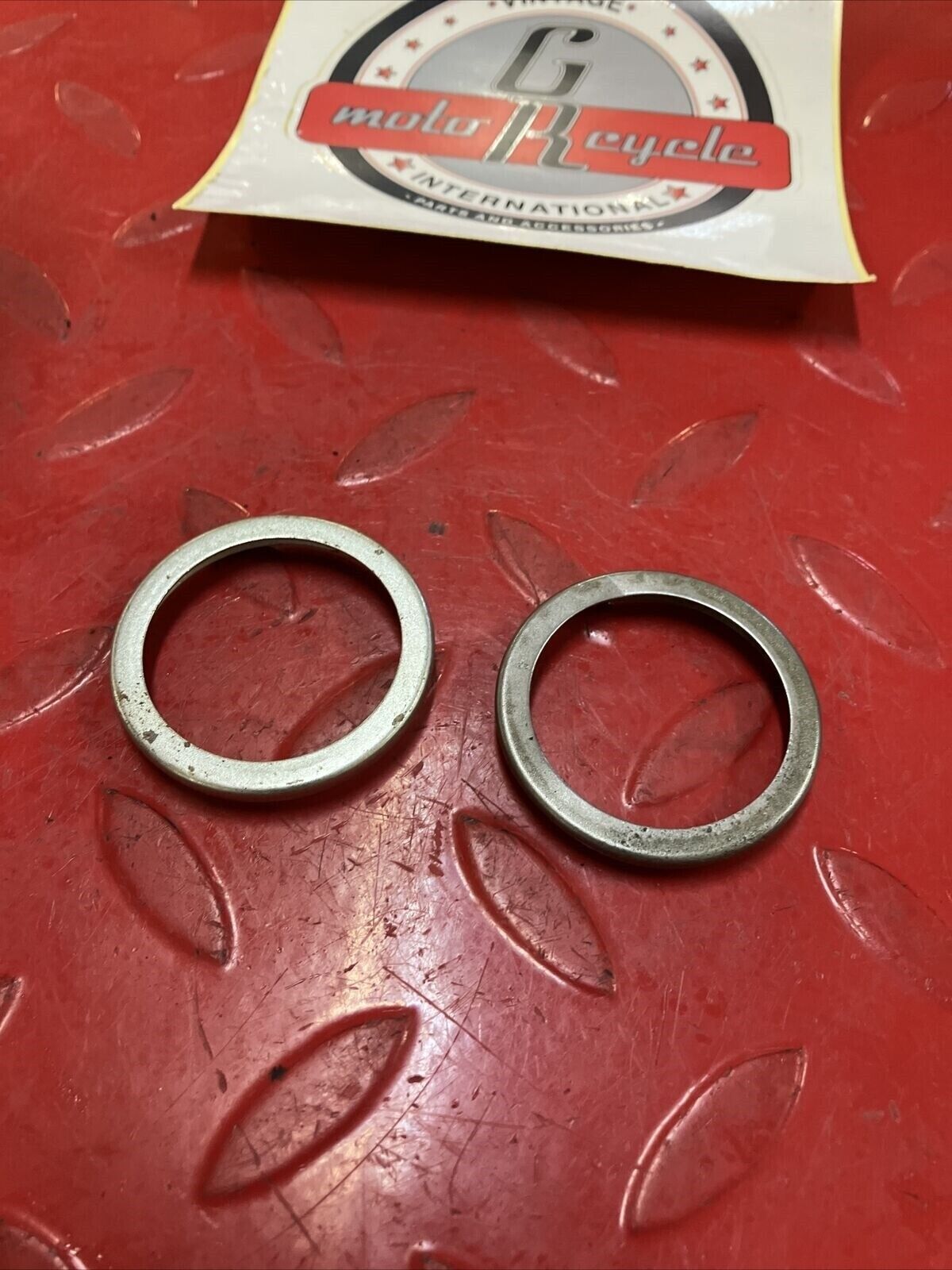 Yamaha RD400 1977 front fork cover upper guide 2