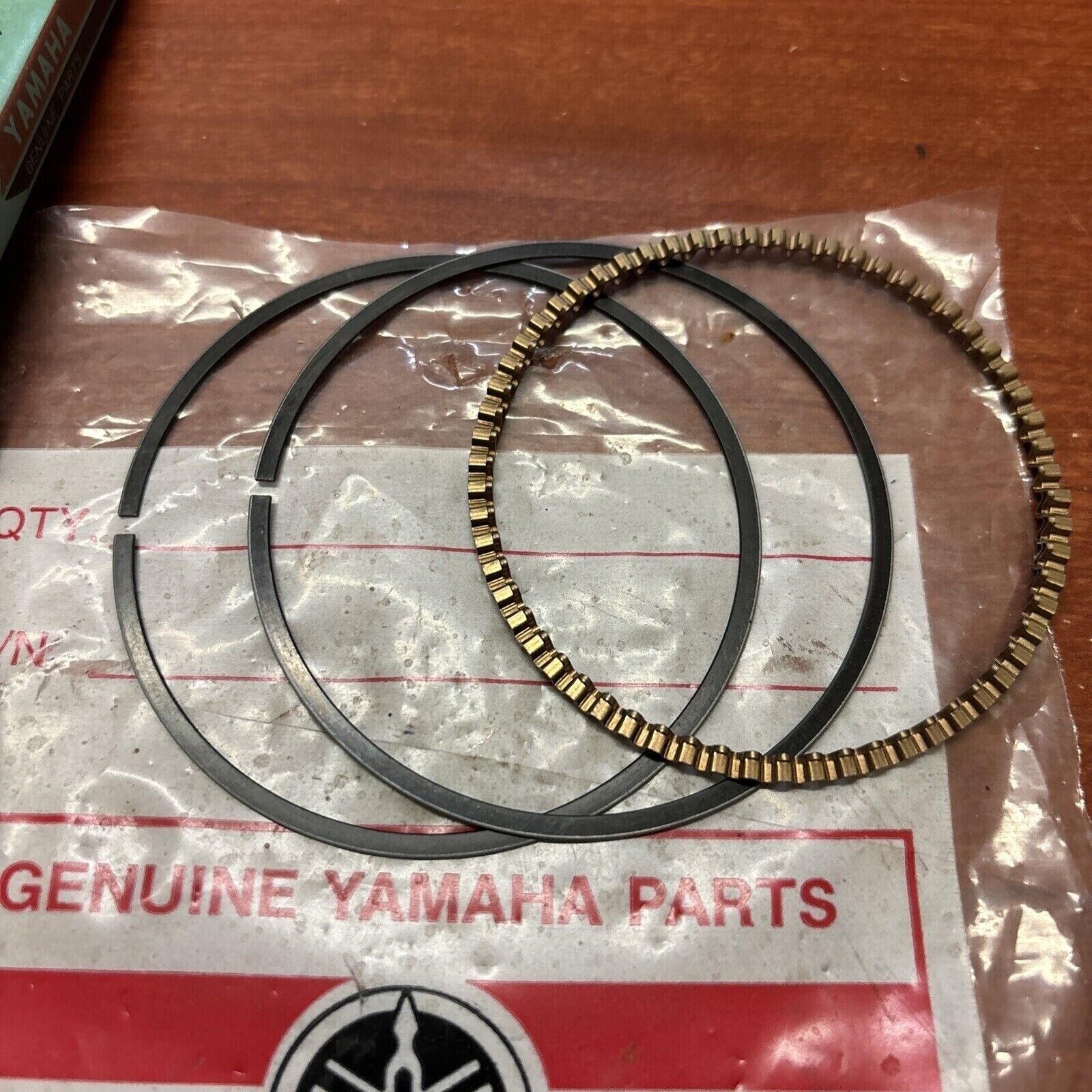 NOS Yamaha XS650 XT250 PISTON RING 2ND OIL RING ONLY 447-11610-20-00 Y174